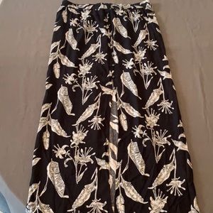 Black floral roxy skirt